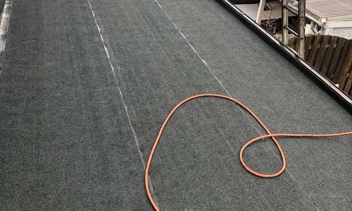 Renovatie van bitumen dak in 0297